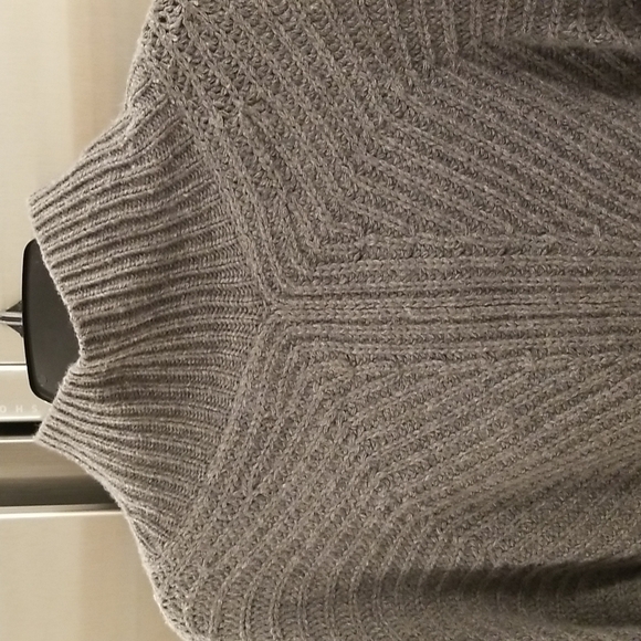 💕THEORY💕 Sculpted Knit Pullover Sweater Airy Wool Cashmere Grey Melange L NWT - Picture 12 of 16